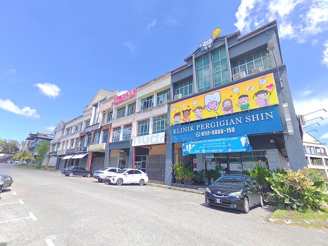 3 Storey Intermediate Shop (Facing Main Road) @ 6 Miles, Kuching 1