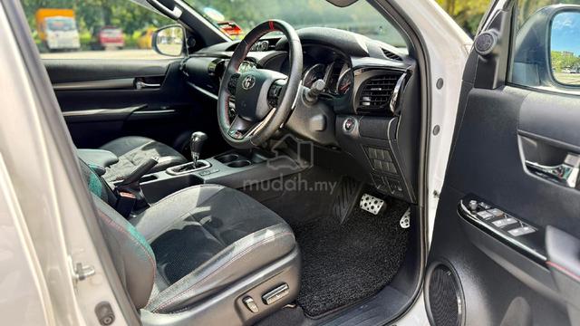 2024 Toyota Hilux GR Sport 2.8 - 5