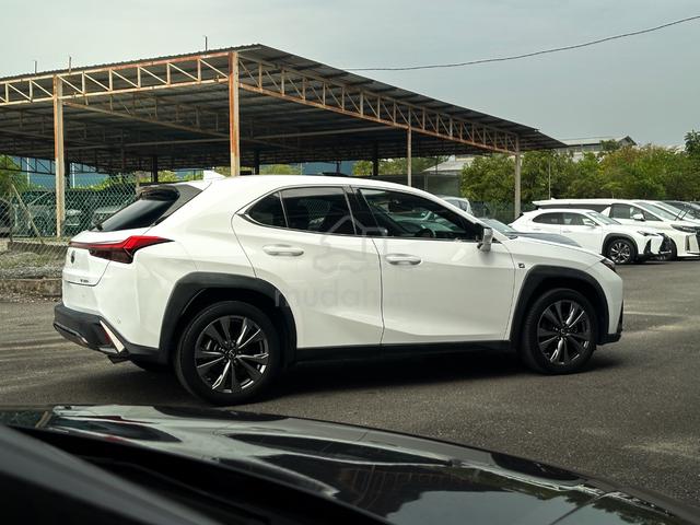 2021 Lexus UX 200 F-SPORT 2.0L * RED LEATHER - 3