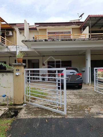 MURAH 4R + 3B Teres 2 Tingkat Desa Salak Mentari, Salak Tinggi, Sepang 1