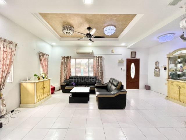 CORNER LOT BUMI 3067ft 2 Storey Terrace House Taman Intan Dengkil 3