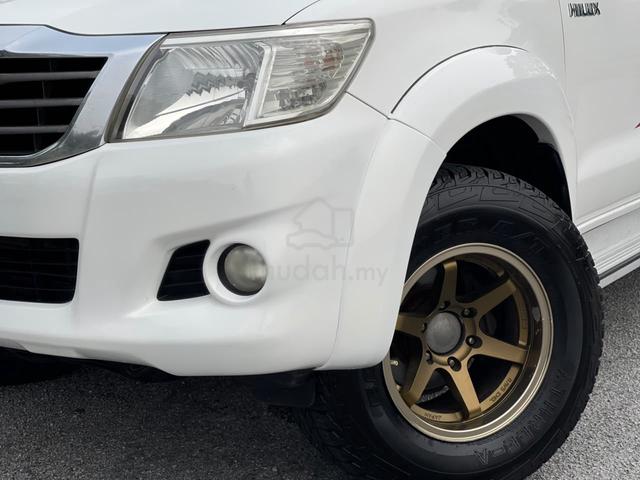 2014 Toyota HILUX 2.5 TRD SPORT TIP TOP CONDITION - 4