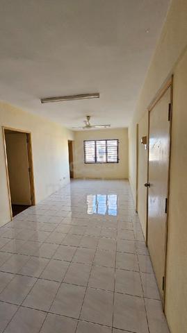 Anggerik Apartment (Taman Bunga Raya) 1