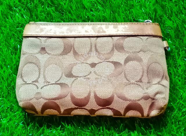 coach wrist pouch