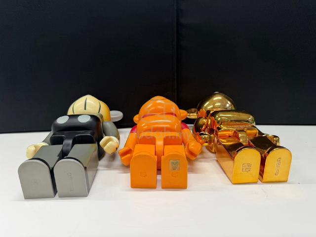 BE@RBRICK KAWS Pooh Mastermind 3pcs - photo 2 of 5