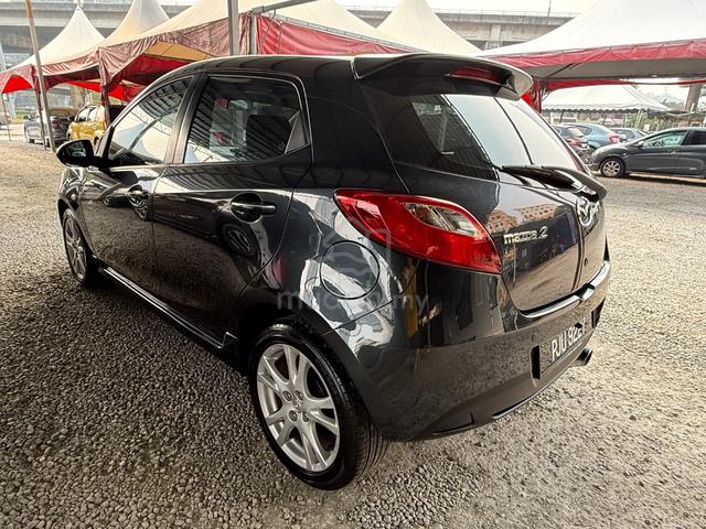 Mazda 2 1.5 (A) HATCHBACK FULL SPEC LIKE NEW - 4