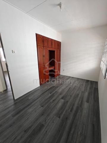 Double Storey Low Cost / 2 Bed 1 Bath / Tun Aminah / Freehold 5