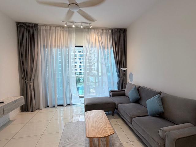 Queens Residences Q1 @ Queens Waterfront 1