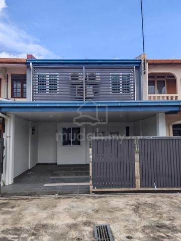Bayor Bukit, Tabuan Jaya - Double Storey Terrace Intermediate House 1