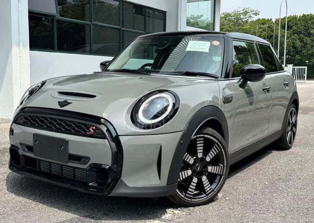 [GRADE 5A] 2022 Mini COOPER S F55 - 3600 KM - 2