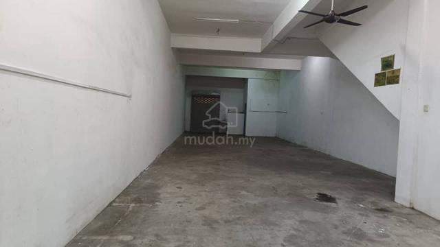 Triple Storey Shop Lot for Rent in Bayu Perdana 1