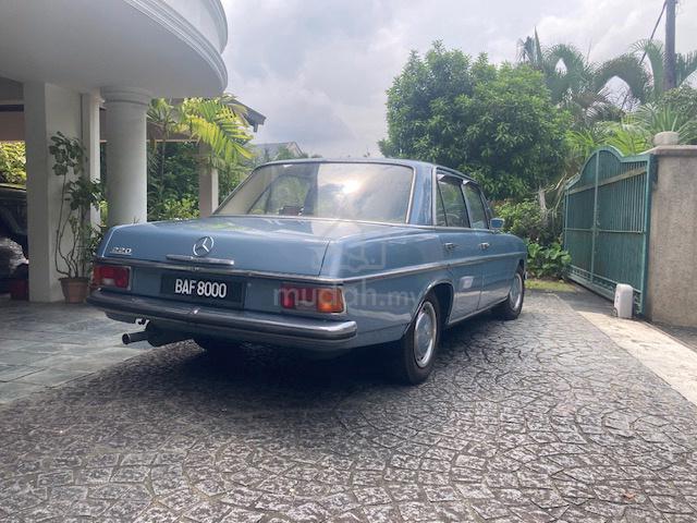 Classic 1972 Mercedes Benz W115 220 petrol (M) - 3