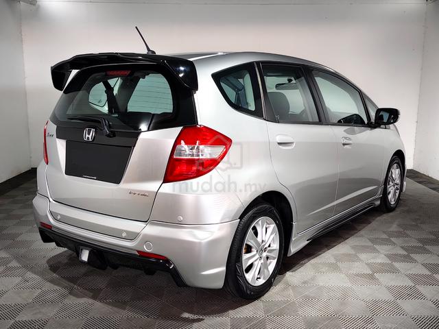 2013 Honda Jazz 1.5 VTEC (A) 2-Years Warranty - 2