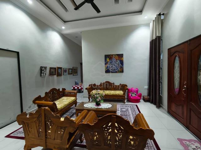 (HUGE LAND) 1 Storey Bungalow Taman Pewira Ampangan, Seremban 1
