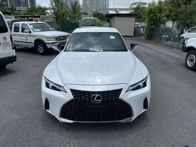 2021 Lexus IS300 2.0 LUXURY / 14K KM / RED INTERIO - 2