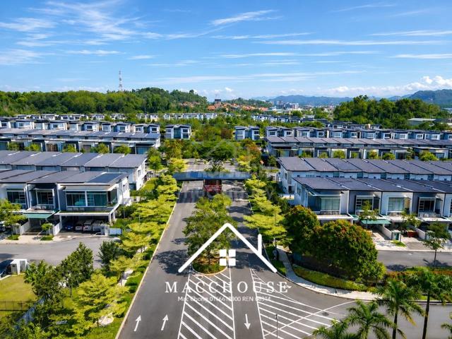 [3 Storey Semi D] [5 Bedrooms] @ Parkfield Tropicana Heights Kajang 1
