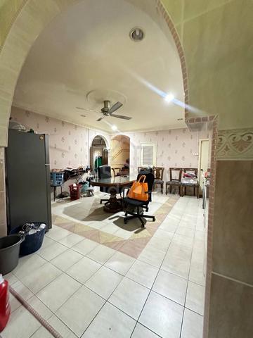 Spacious DOUBLE STOREY BUNGALOW, SEKSYEN 8, SHAH ALAM 5