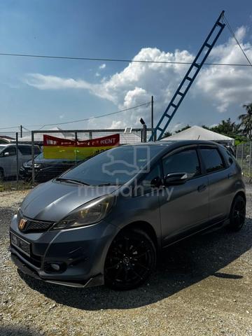 2013 Honda JAZZ 1.5 VTEC Cantik &Kemas - 4