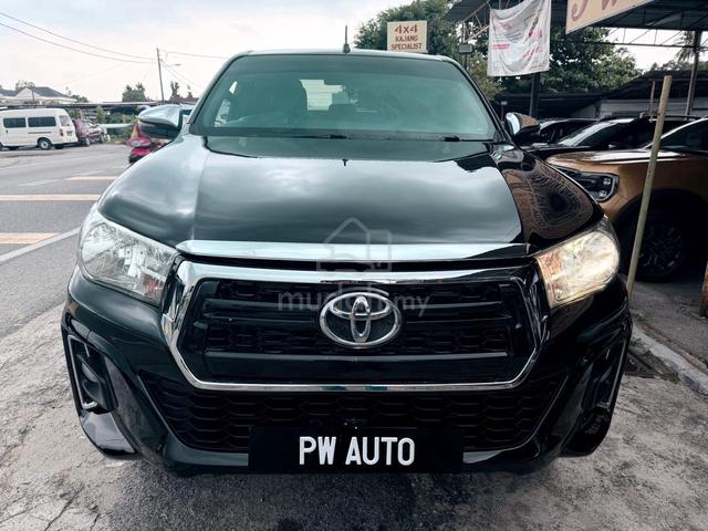 Toyota HILUX 2.4(A) REVO L-EDITION VNT 4X4 Pickups - 3