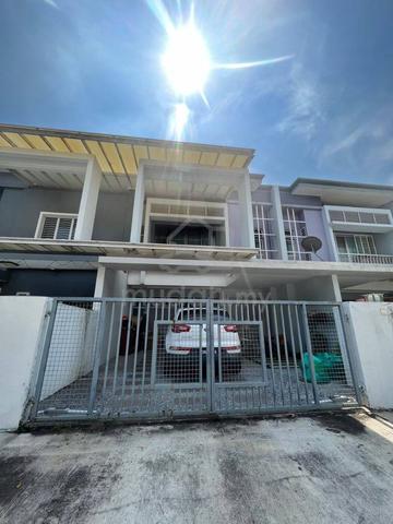 SELL PARTLY FURNISH 2 STOREY TERRACE Bandar Rimbayu Selangor 1