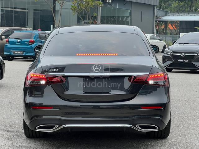 2022 Mercedes Benz E-200 Sedan AMG Line (JAPAN) - 3