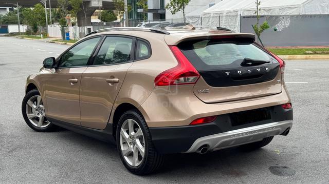 2014 Volvo V40 CROSS COUNTRY 2.0 T5 TURBO F/SR REC - 4
