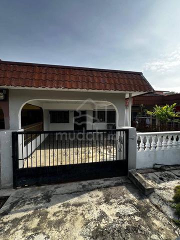 Teres Setingkat - Ayer Keroh Melaka 1