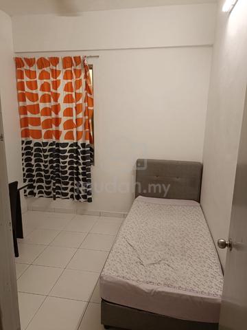 Fully Furnished Small Room For Rent At Golden Triangle 1