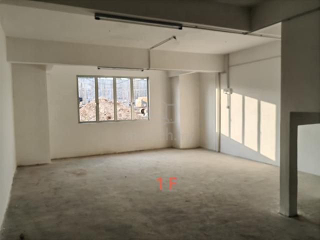 Kulim Tmn Bandar Putra Triper Storey Shop Lot 3600Sqft for Rent 1