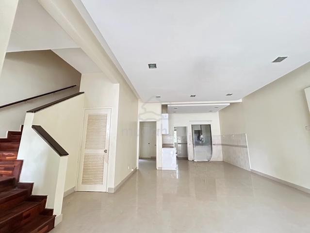 Lakeside 24 x 80 Lakeside Terrace Kota Kemuning Shah Alam 1