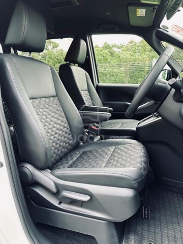 2023 Toyota VOXY 2.0 S-Z (A) MODELLISTA KIT - 5