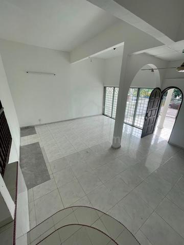 Selangor Klang Partially Furnished 2-Storey Terraced House For Rent 1