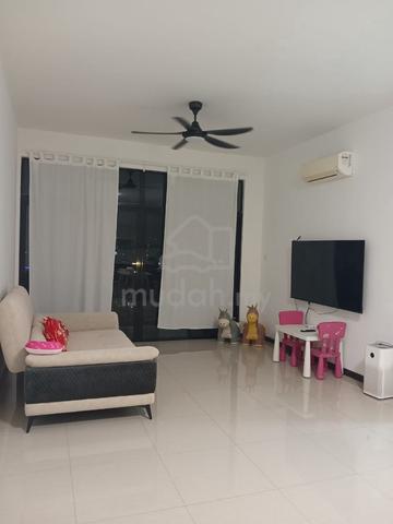 Molek Regency 1