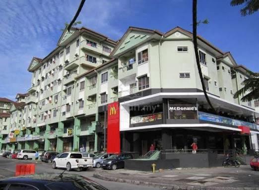 Api-Api Apartment 1