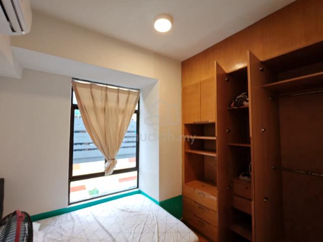 Walk to LRT & KTM | Villa Putra | Fully Furnished Room 1