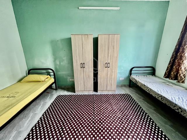 Master Bedroom and Middle Room to rent 1