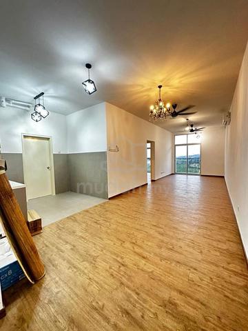 LakeFront Residence 1