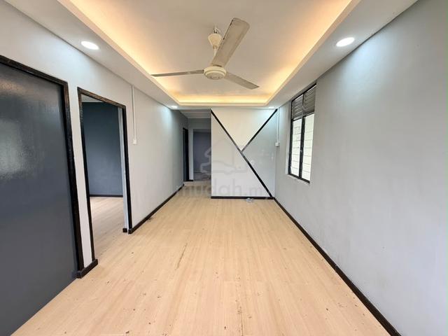 Taman Sri Lambak Bungalow Single Storey Fully Renovated Kluang 1