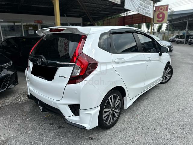 Honda JAZZ 1.5 V KEYLESS BODYKIT YEAR MADE 2015 - 2