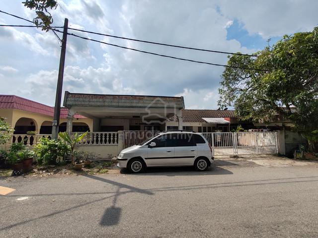 Single Storey Terrace, Ayer Keroh Heights, Melaka 1