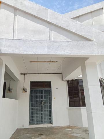 Taman daya. Double storey terrace house. Super cheap 1
