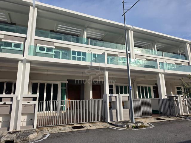 Triple Storey Terrace Desa Seri Aman 3543Sf At Batu Maung 1