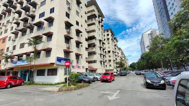 Aman Putra Apartment 1