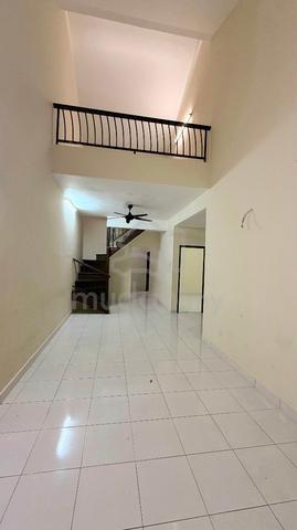 Seri Austin 1.5 Storey House For Rent 1