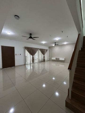 Elmina Garden East @ Crista Shah Alam 2 storey Intermediate House 1