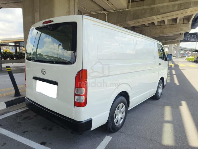 2009 Toyota Hiace 2.5 (M) Panel Van - 3