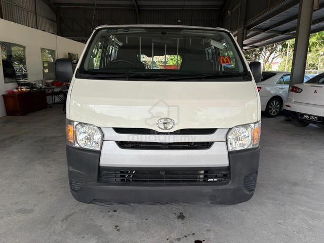 2021 Toyota HIACE 0 2.5L (M) - 3