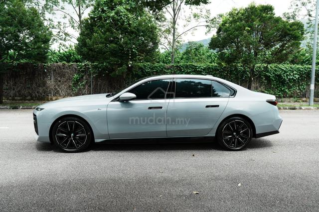 2023 BMW i7xDrive60 M Sport Brooklyn Grey Metallic - 5