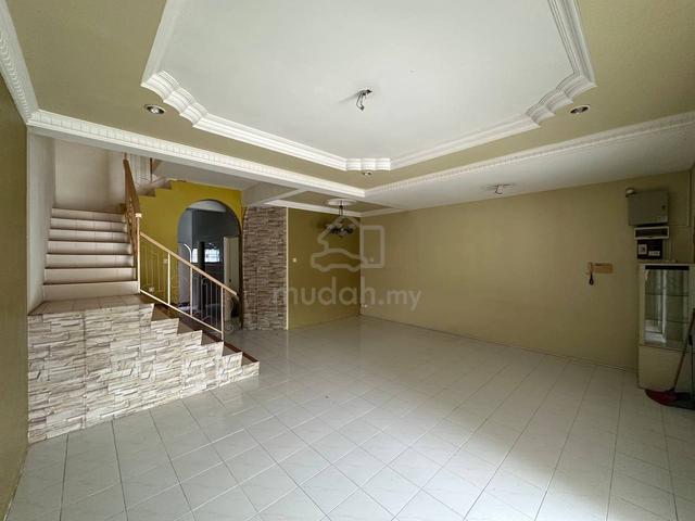Menglembu / 2 Storey Terrace / 20x65 / 4R3B / Kitchen Extended / Aeon 1