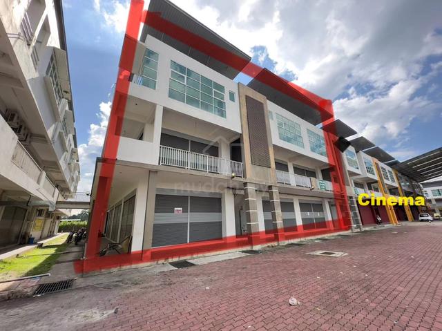1 Avenue Commercial Centre 2 adjoining 3 Storey Shoplot For Sale 1